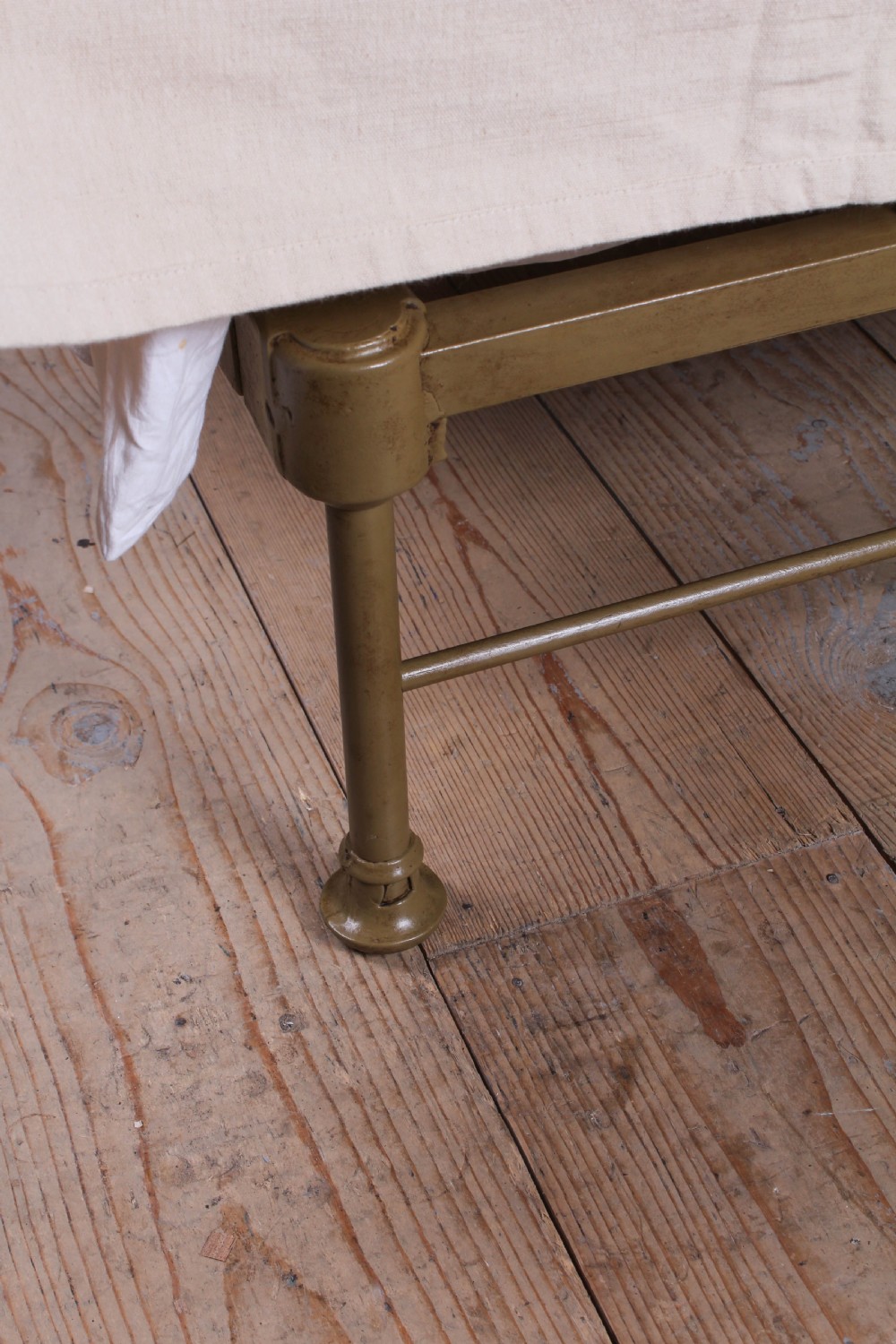 Pleasingly Detailed Victorian King Size No-End Bed View III