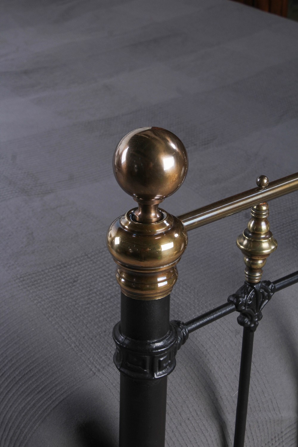 Gorgeous Porcelain Detail Victorian King Size Bed  View V