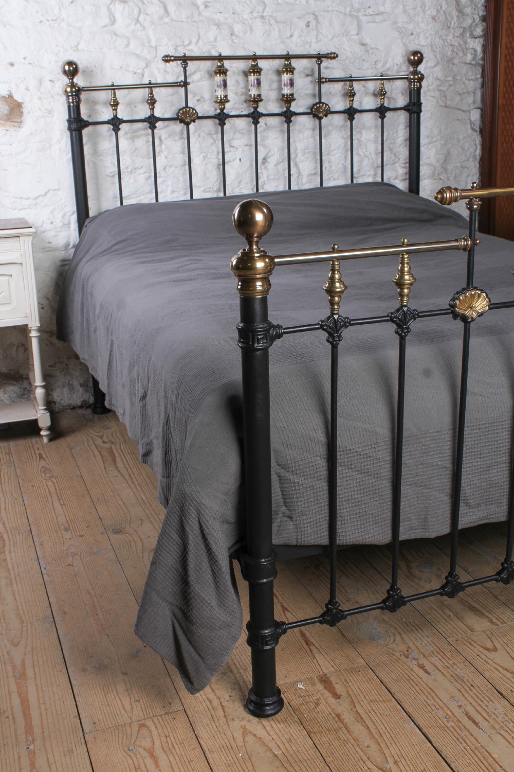 Gorgeous Porcelain Detail Victorian King Size Bed  View VII