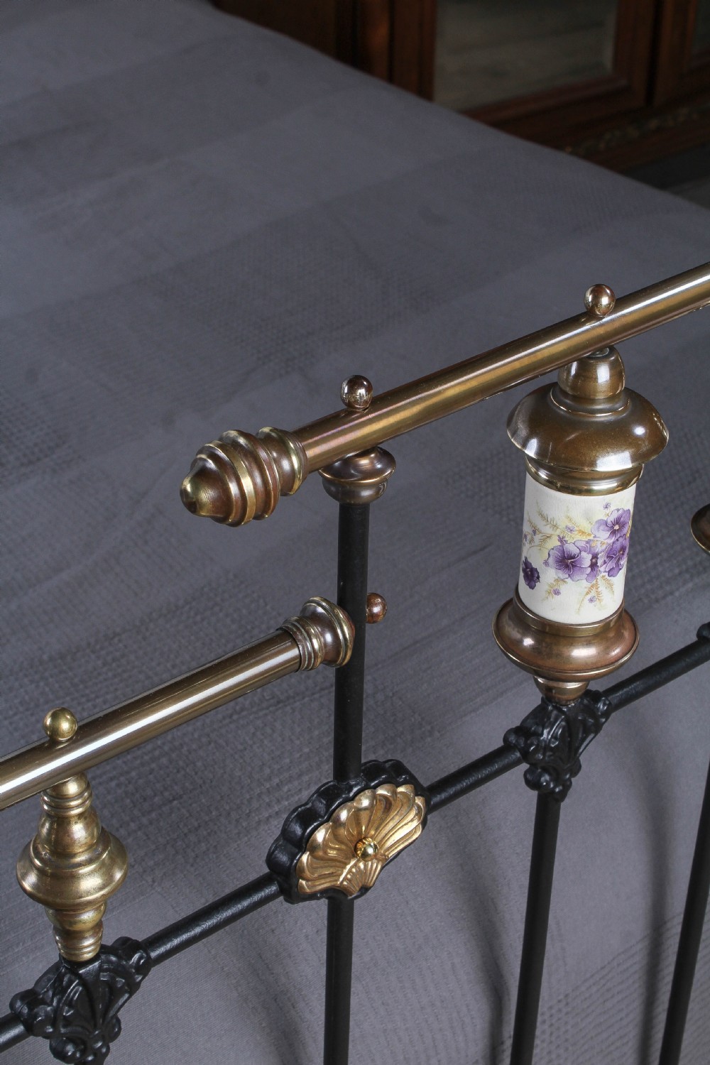 Gorgeous Porcelain Detail Victorian King Size Bed  View VIII