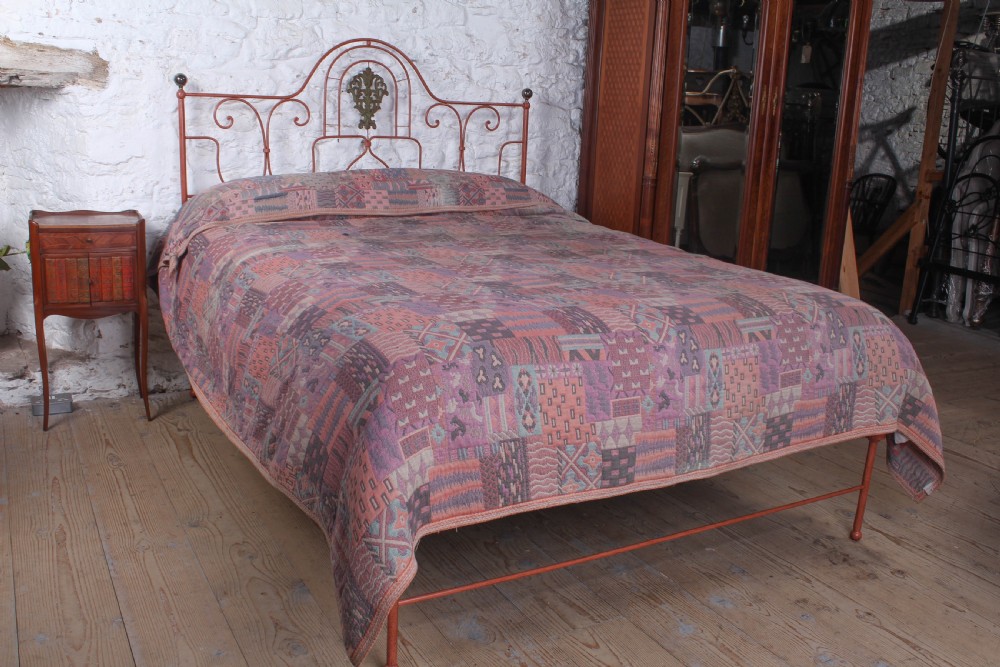 Very lovely Portuguese king size no end bed