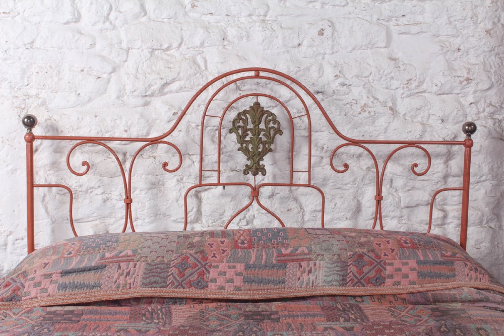 Very lovely Portuguese king size no end bed View II