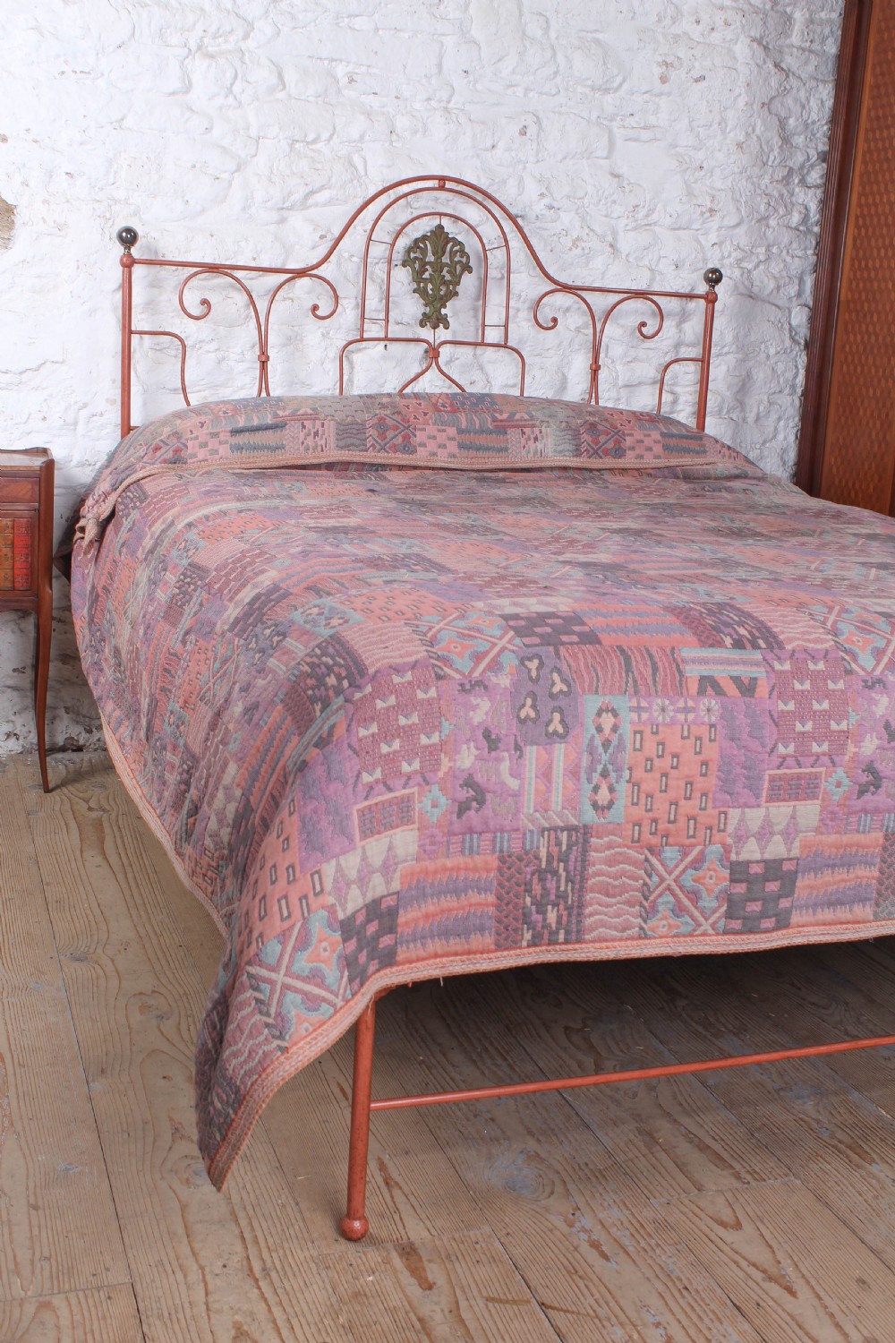 Very lovely Portuguese king size no end bed View VII