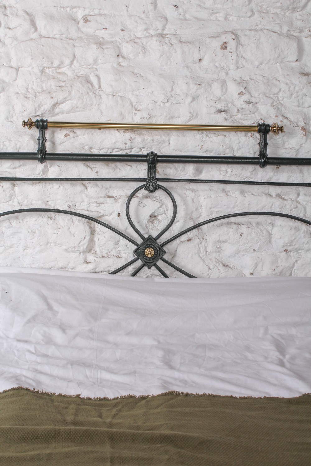 Very nice Irish king size no end bed View II