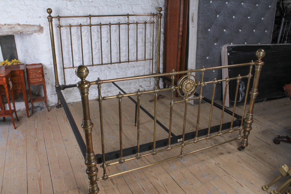 Handsome and adorable super king size all brass bed View II