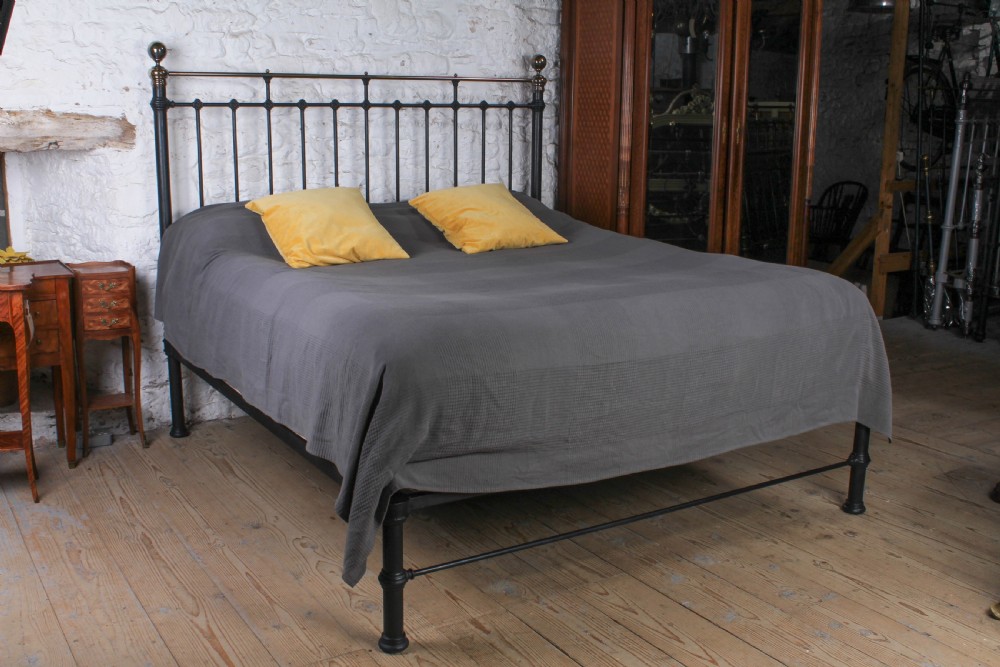 Unique and timeless Classic Victorian super king size no-end bed