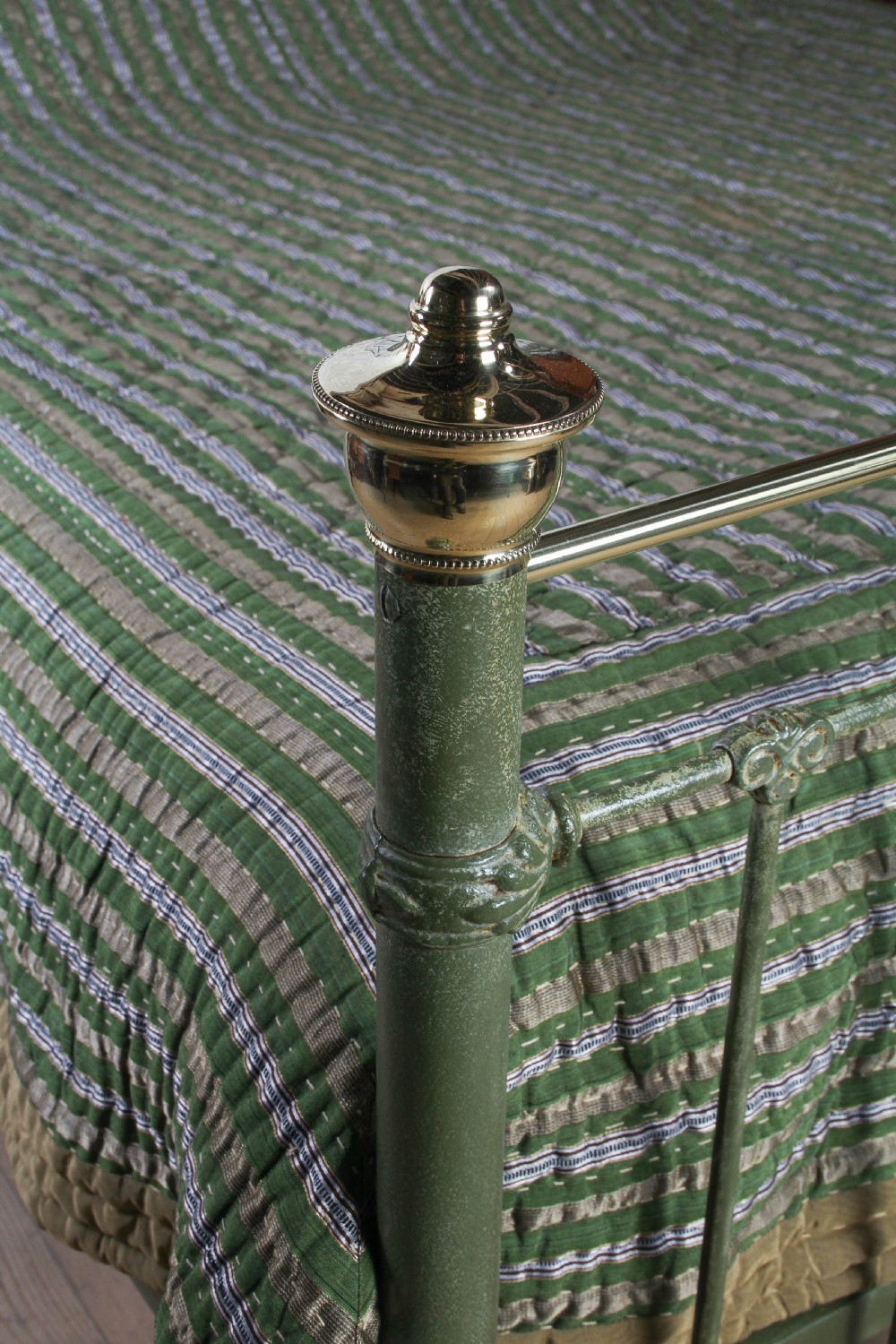 Splendid and Attractive Super King-Sized Edwardian Bed View V