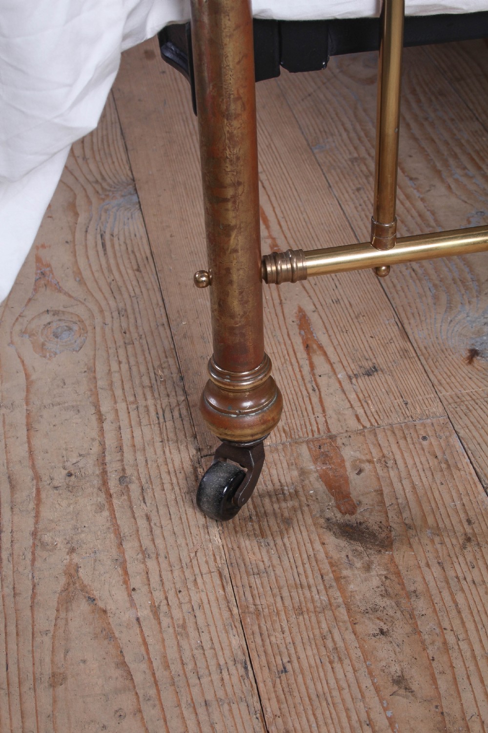 Very Nice Art Nouveau All Brass King Size Bed View VI