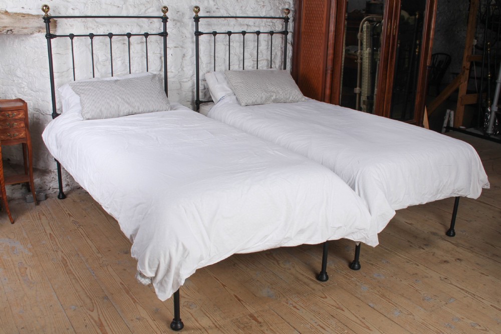 Lovely and Classic pair pf Victorian Single Beds (Can Be Joined) 