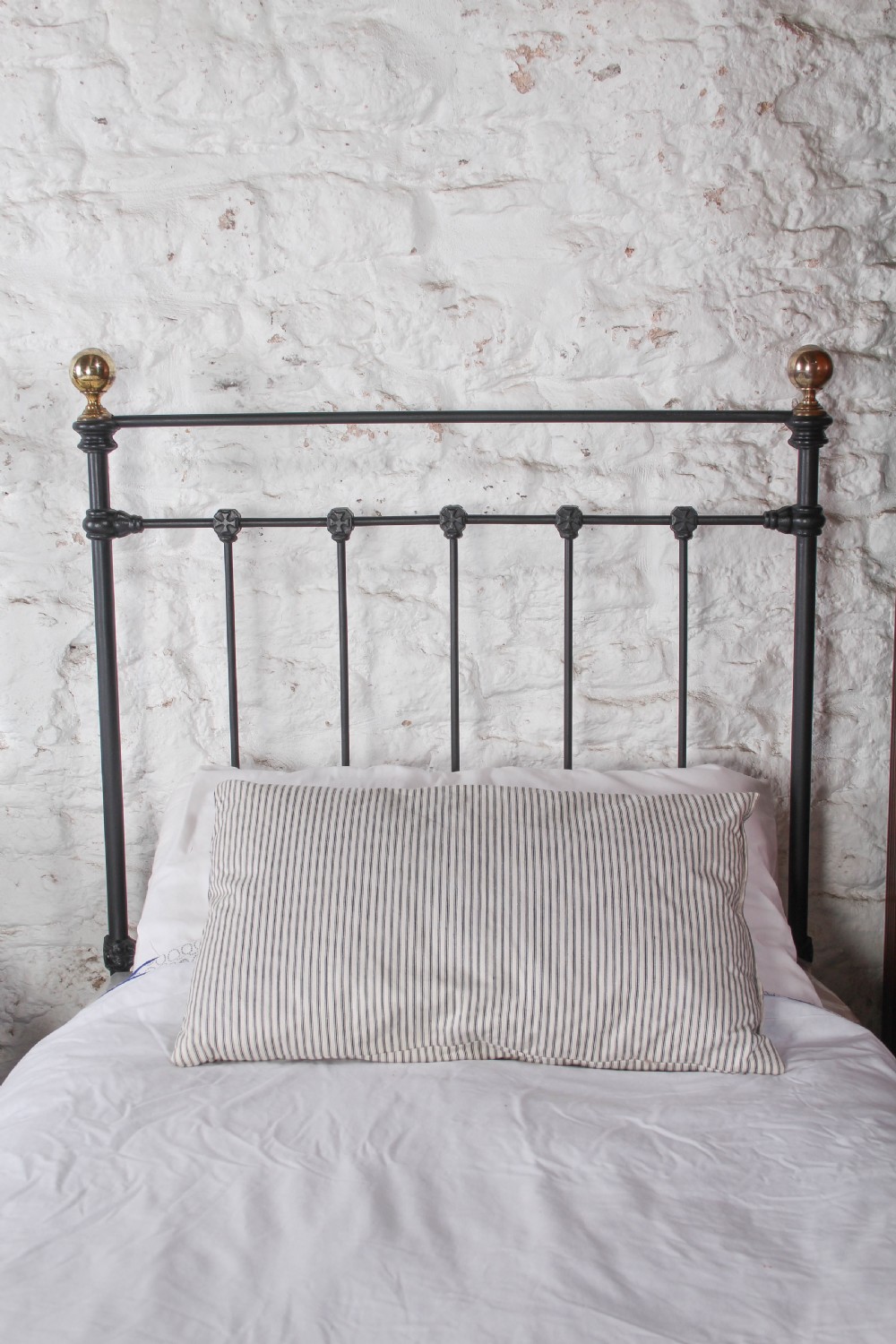 Lovely and Classic pair pf Victorian Single Beds (Can Be Joined)  View III