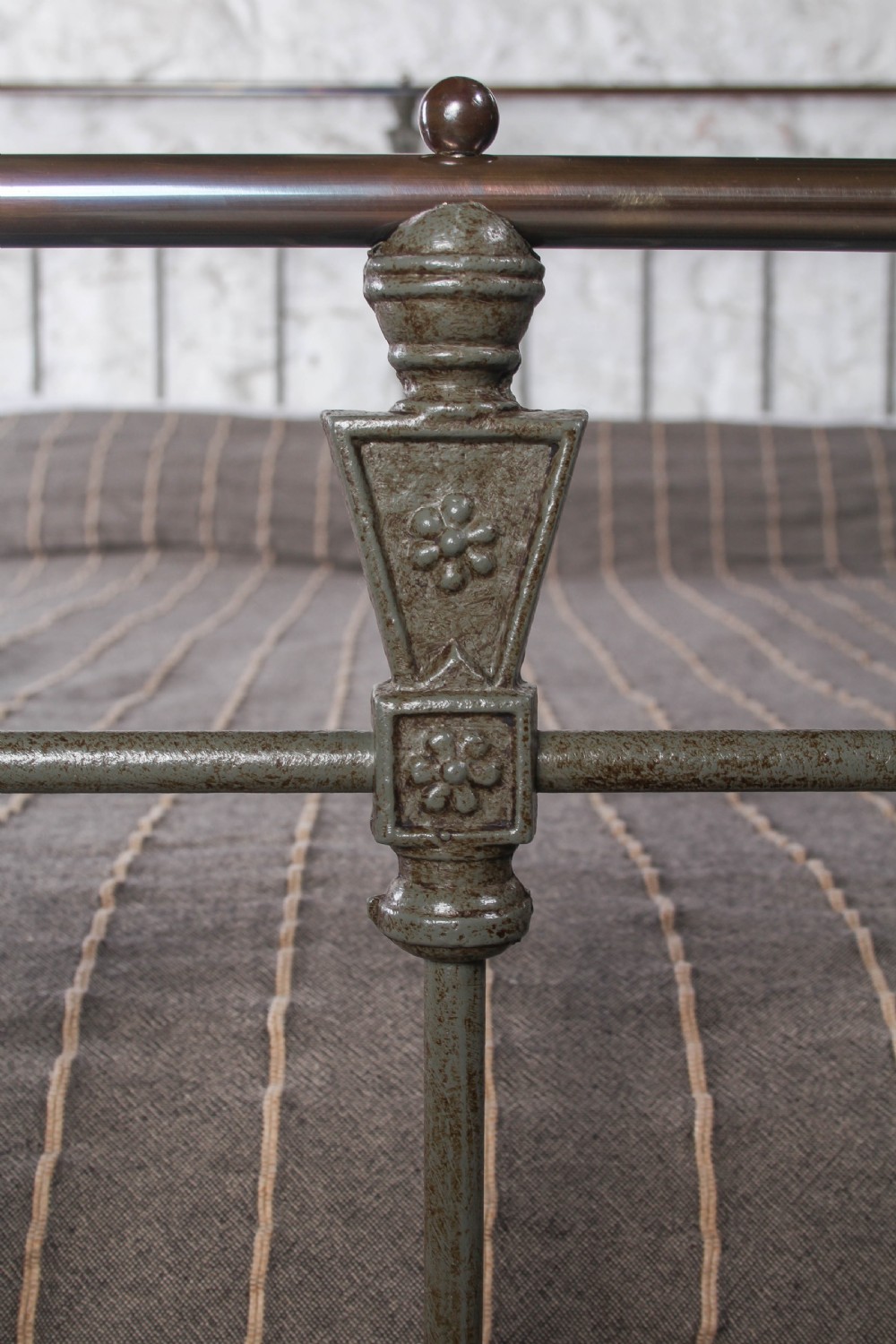 Very Nice Victorian King Sized Bed with Attractive Shaping to the Foot End View VI