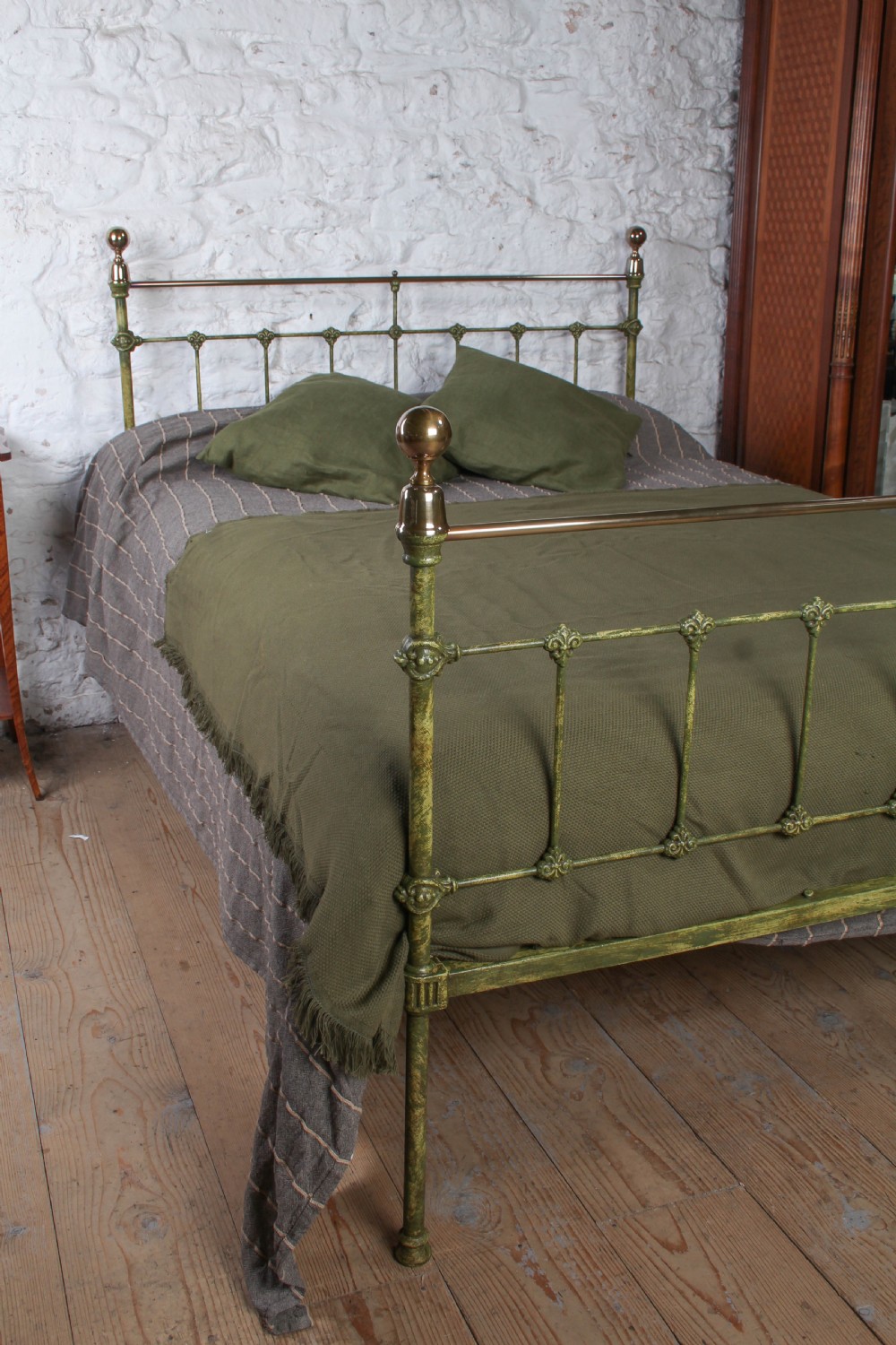 Victorian Double Bed in Gorgeous Greens View II
