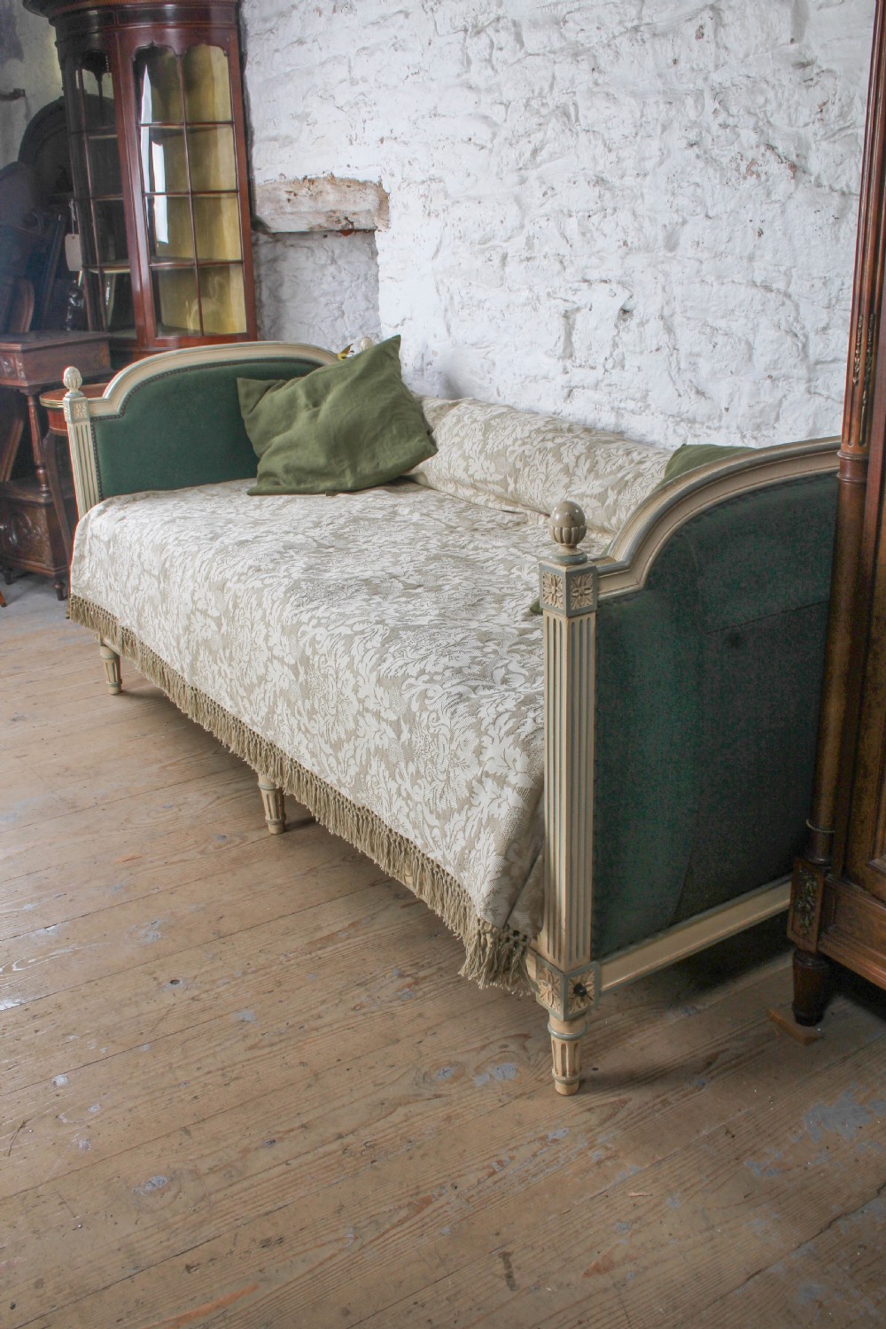 Lovely Empire Style Day Bed View V
