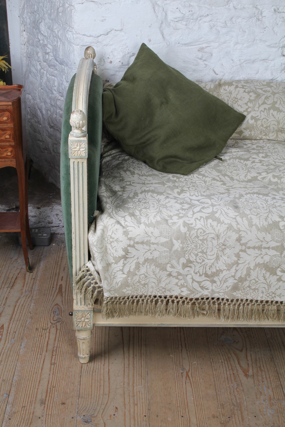 Lovely Empire Style Day Bed View VII