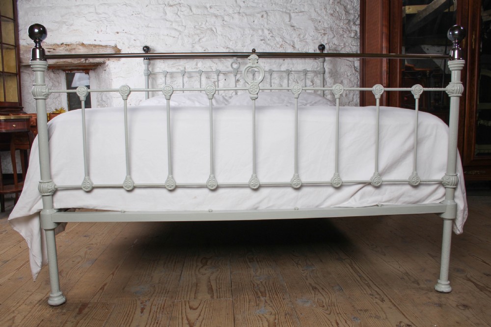 Classic Victorian Straight Rail  Attractive Upstand King Size Bed View VII