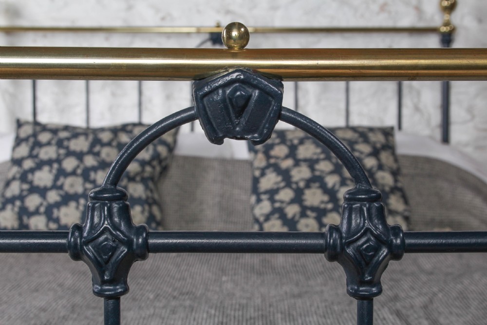 Tasteful Victorian Iron and Brass Double Bed with Nice Upstand View V