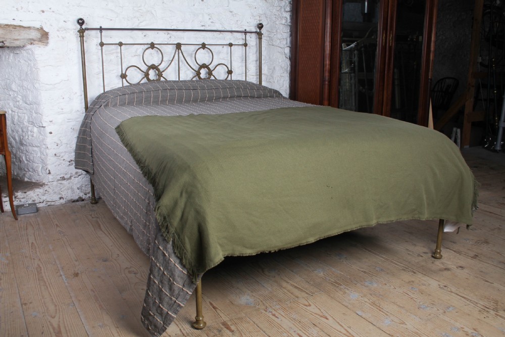 Fabulous King Size Victorian No End Bed with Attractive Panel 