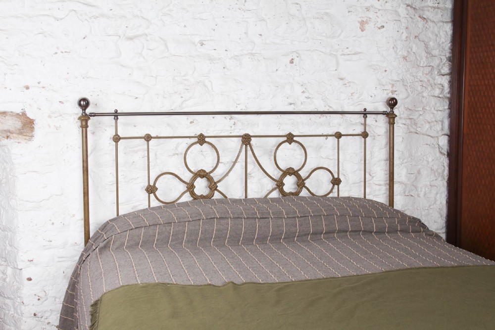 Fabulous King Size Victorian No End Bed with Attractive Panel  View II