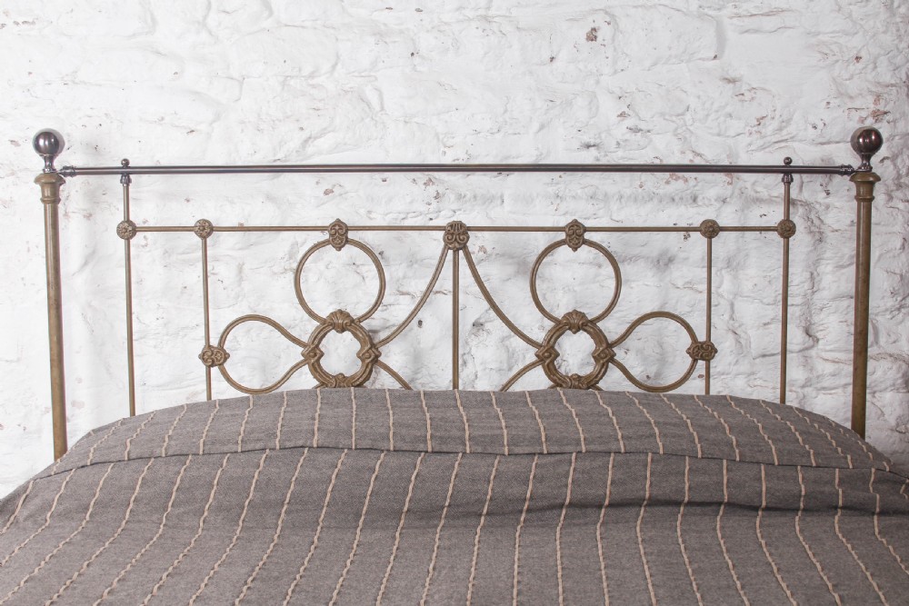 Fabulous King Size Victorian No End Bed with Attractive Panel  View V