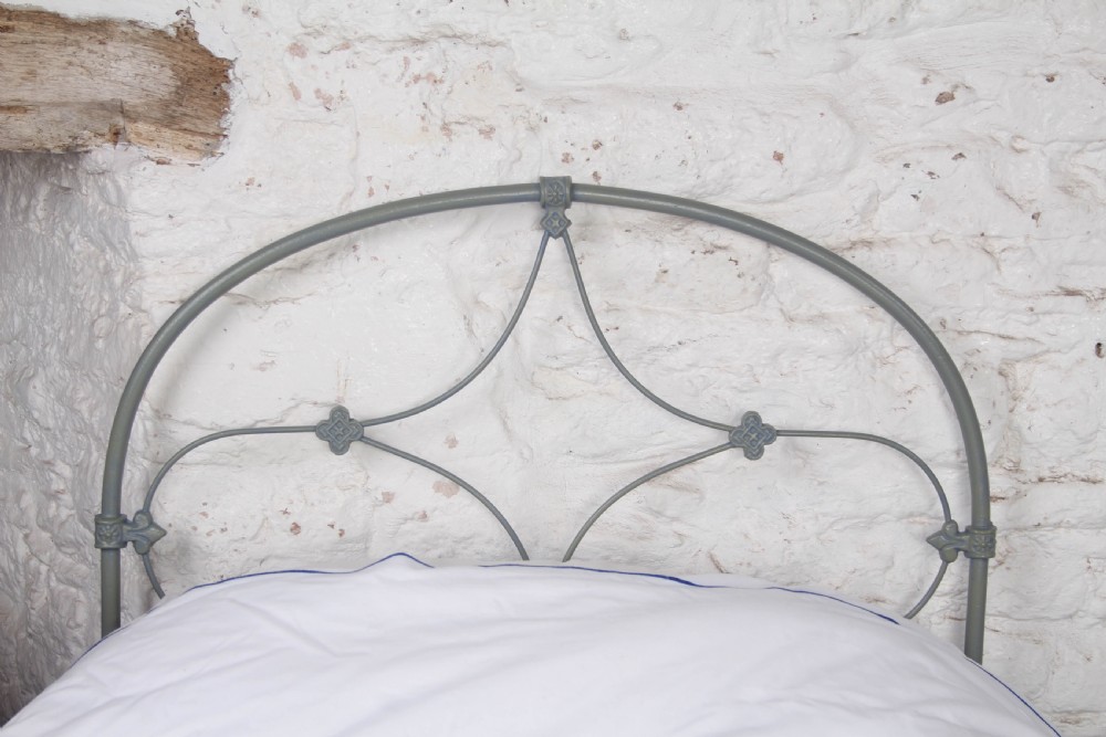 Super Pretty Pair of Single Irish No End Beds – Can Be Joined View II