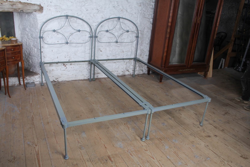 Super Pretty Pair of Single Irish No End Beds – Can Be Joined View V