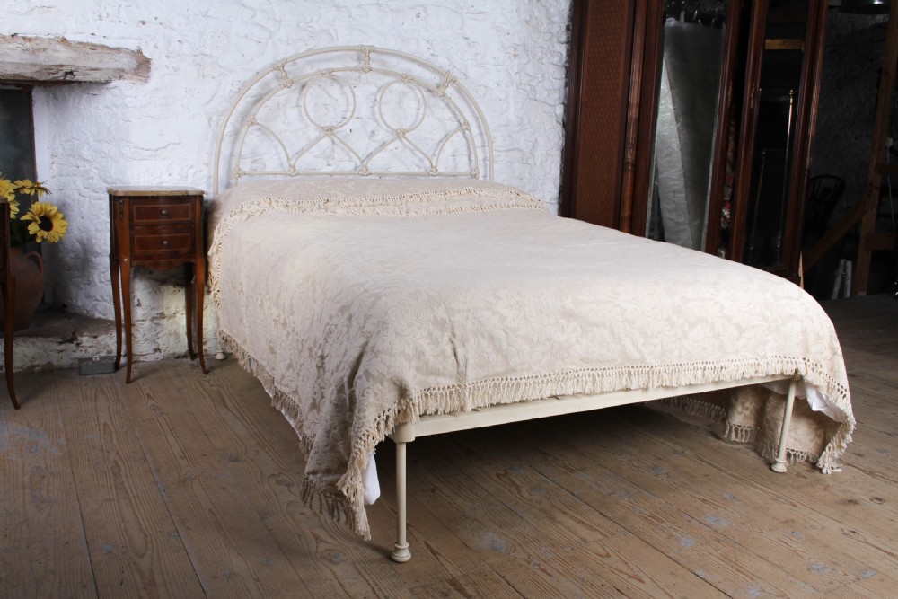 Incredibly attractive and Unique Victorian Double No End Bed