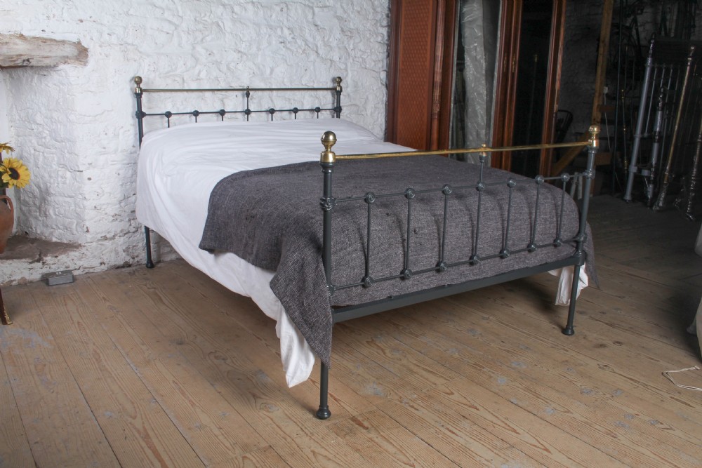 Lovely Lower Height Classic Straight Rail Victorian Double Bed