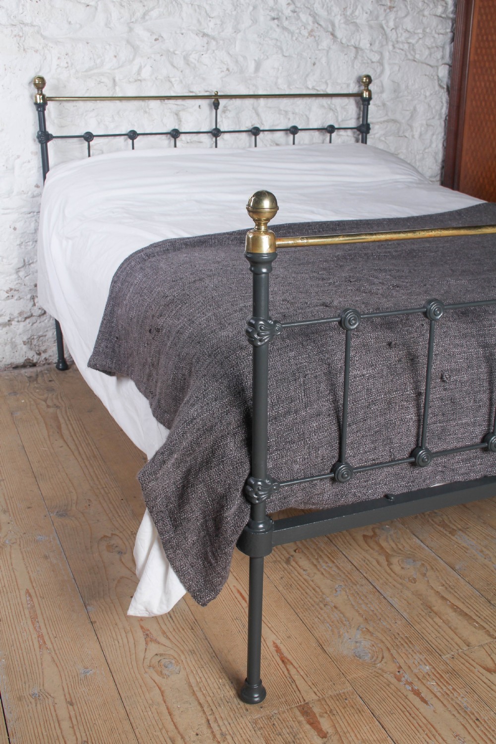 Lovely Lower Height Classic Straight Rail Victorian Double Bed View VI