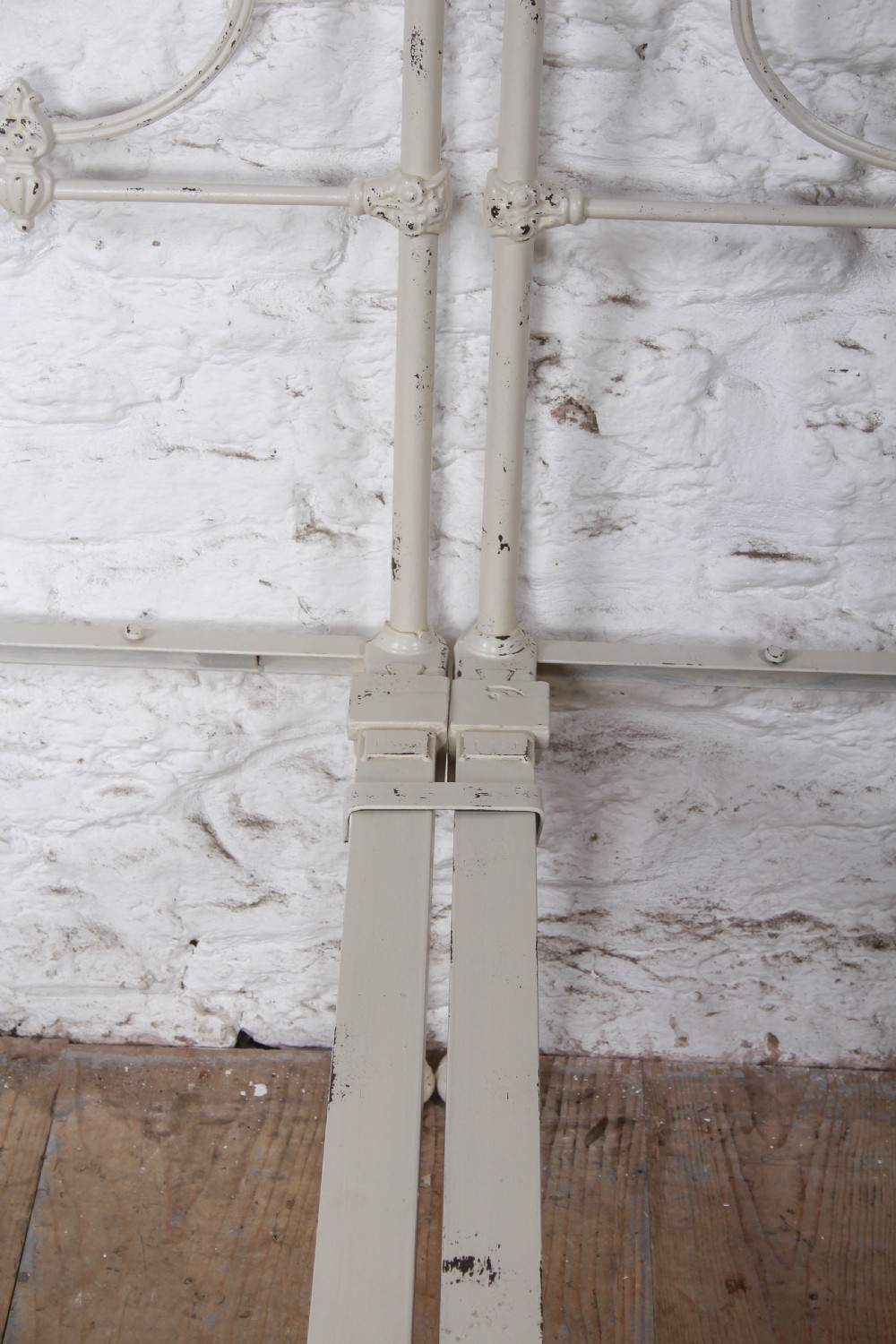 Stunning pair of Rare American Style Single Beds – Can be Joined View X