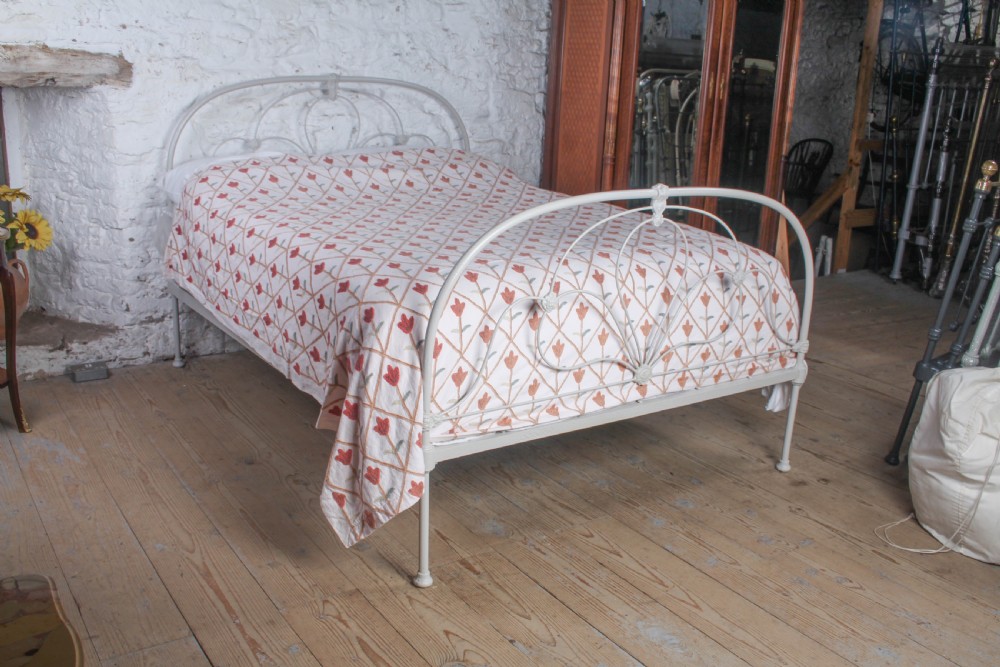 Nicely Shaped King Size Victorian All Iron Bed