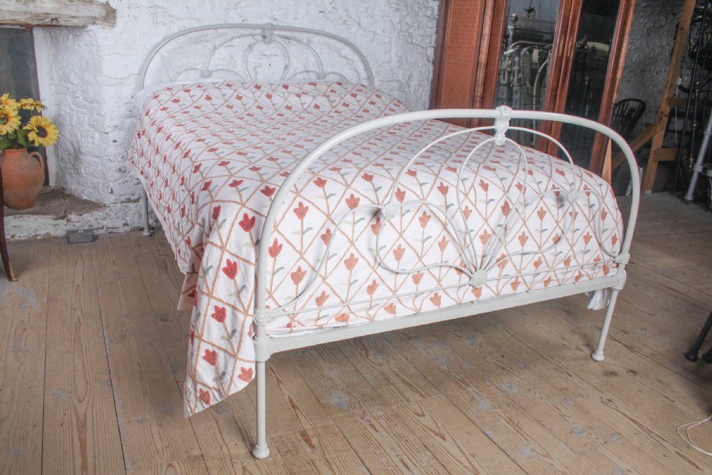 Nicely Shaped King Size Victorian All Iron Bed View VI
