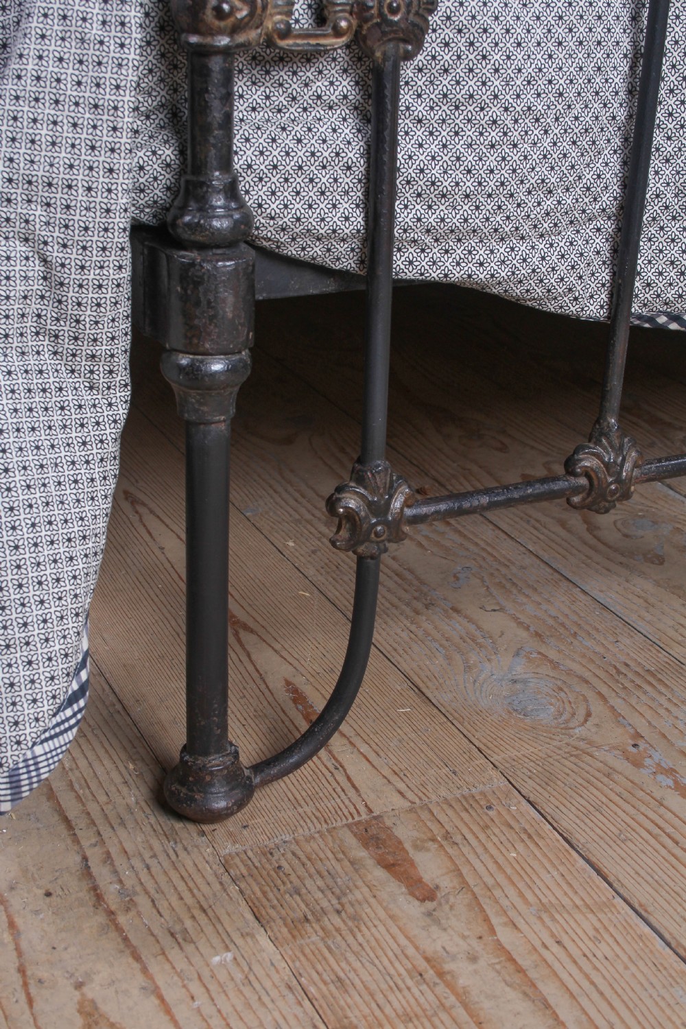 Exquisite and Rare American Double Bed  View VIII