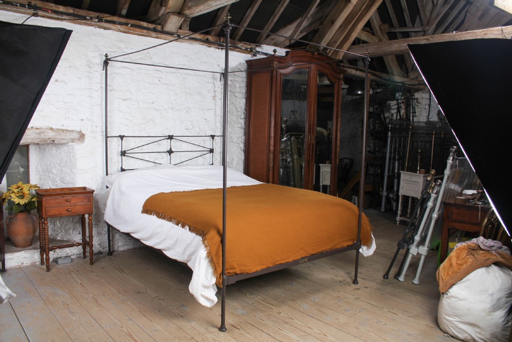 Gorgeous Winfield King Size Four Poster Bed with Lovely Detail in Panel View II