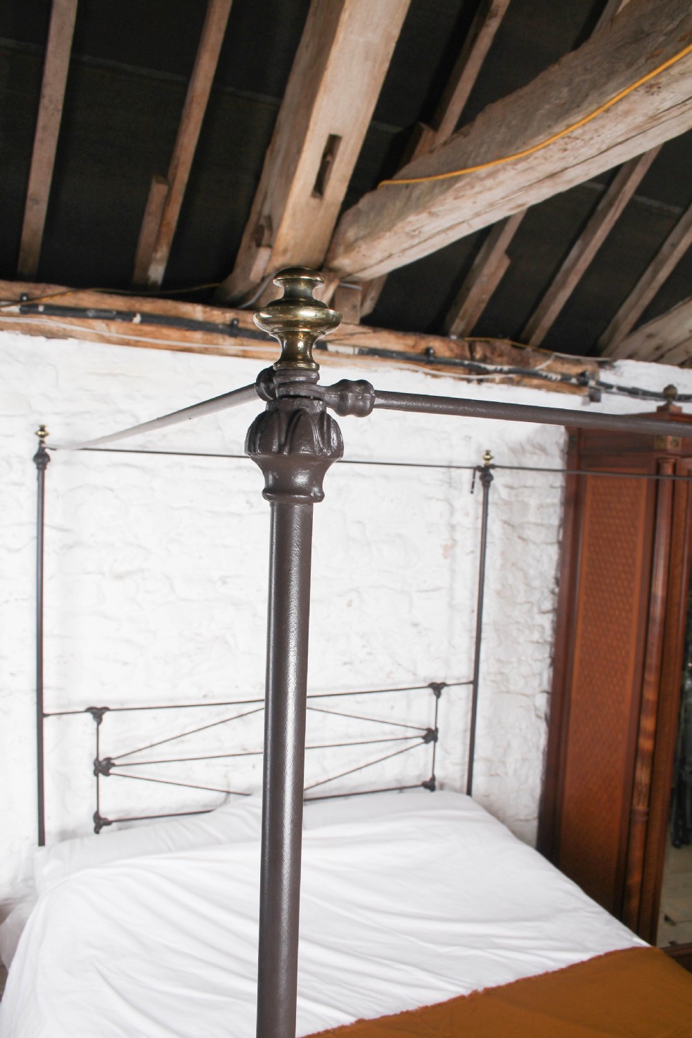 Gorgeous Winfield King Size Four Poster Bed with Lovely Detail in Panel View III