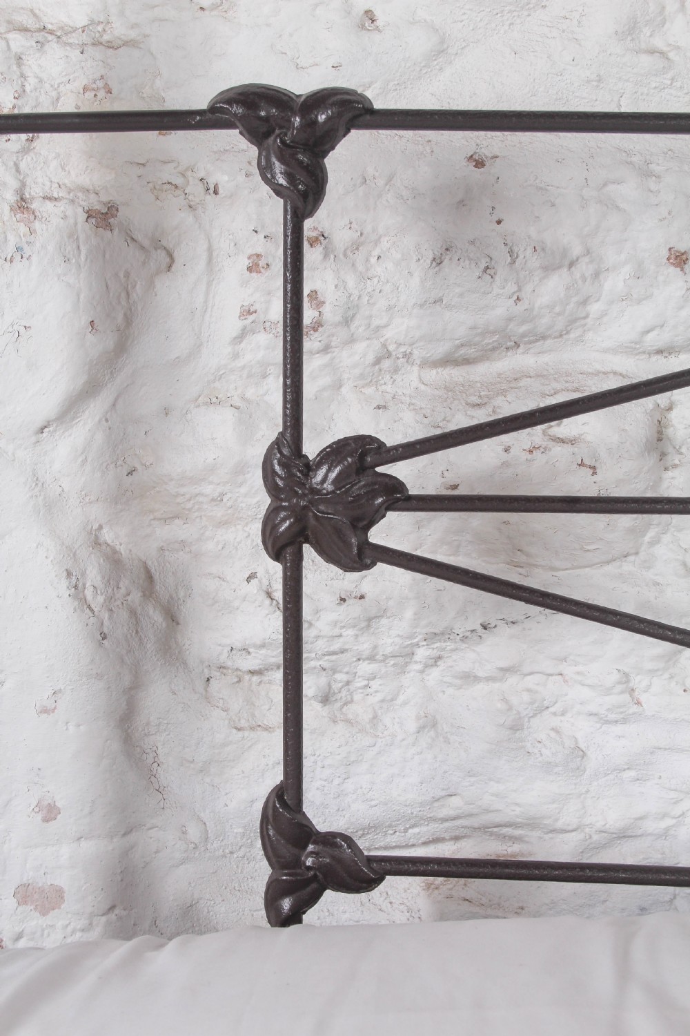 Gorgeous Winfield King Size Four Poster Bed with Lovely Detail in Panel View VI
