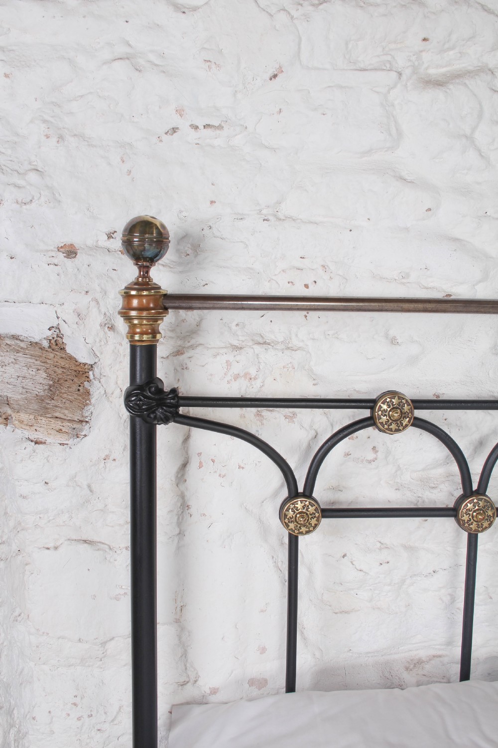 Gorgeous Iron and Brass Victorian No End King Size Bed View IV