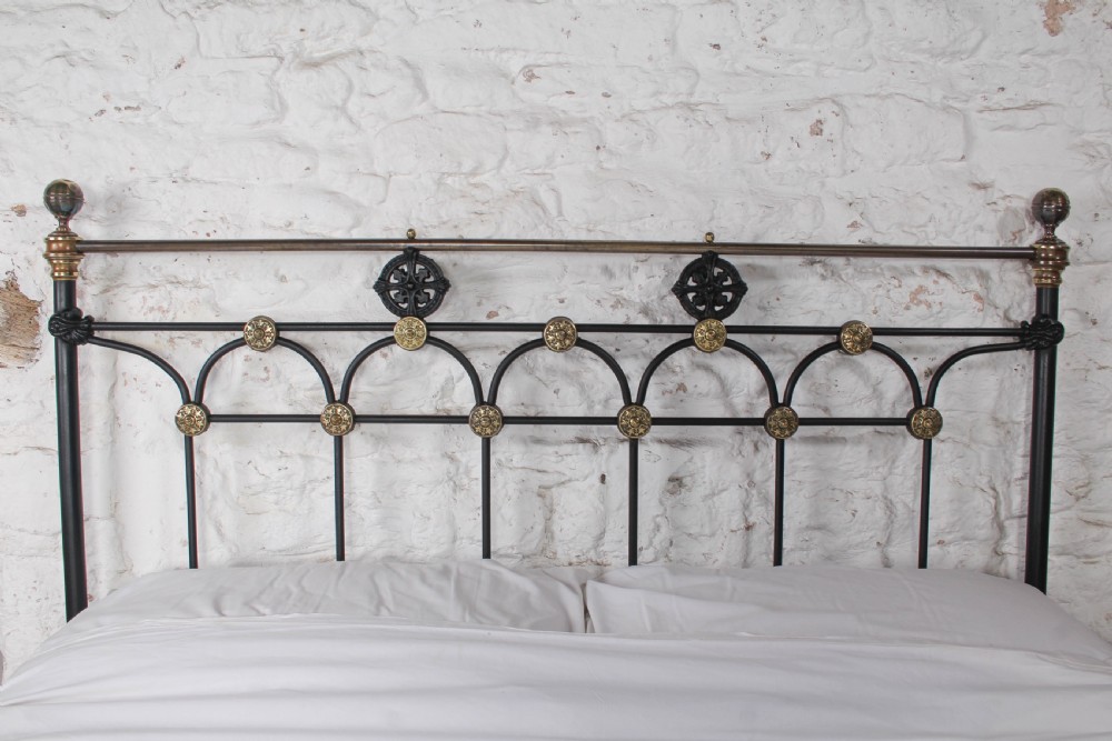 Gorgeous Iron and Brass Victorian No End King Size Bed View VII