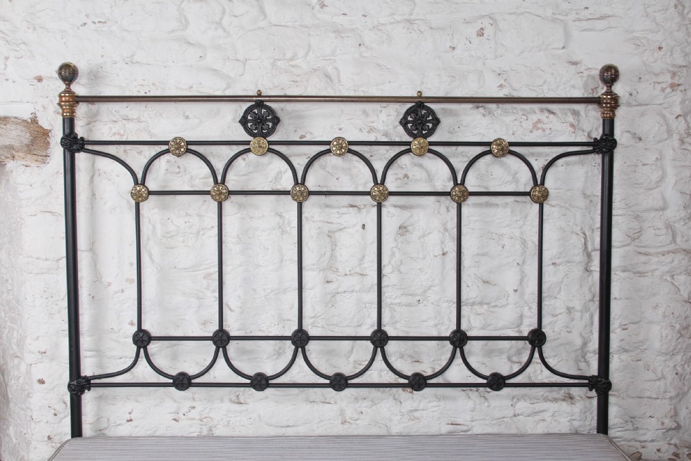 Gorgeous Iron and Brass Victorian No End King Size Bed View VIII