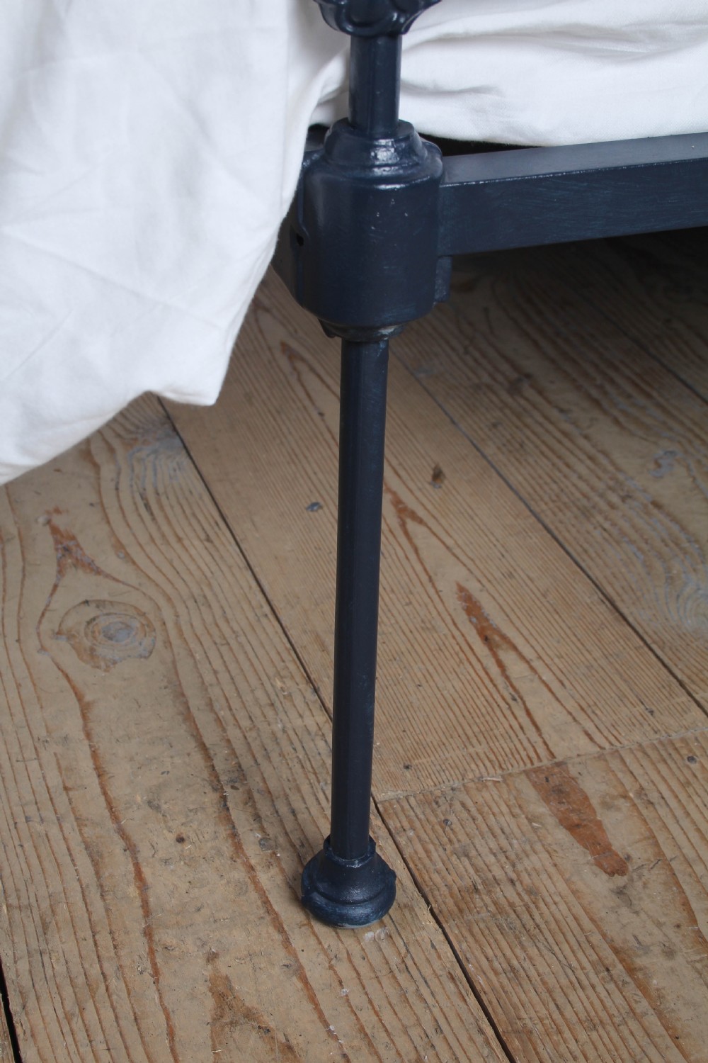 Rare and individual simple all iron king size bed with very unique decorative detail View IV