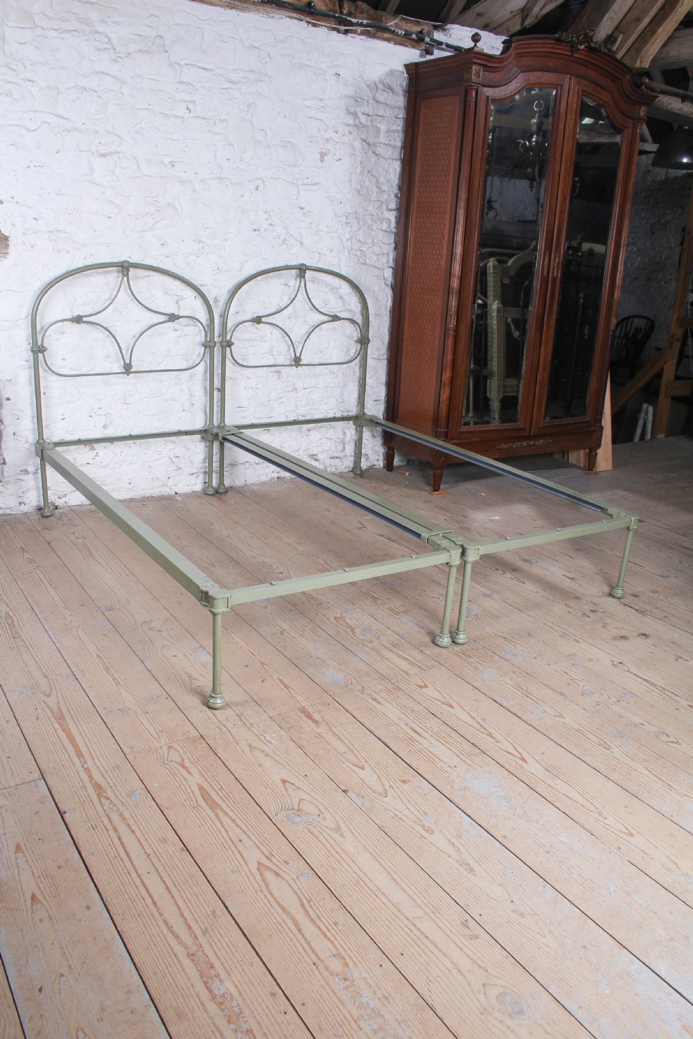 Super Pretty Pair of Single Irish No End Beds – Can be Joined View VI
