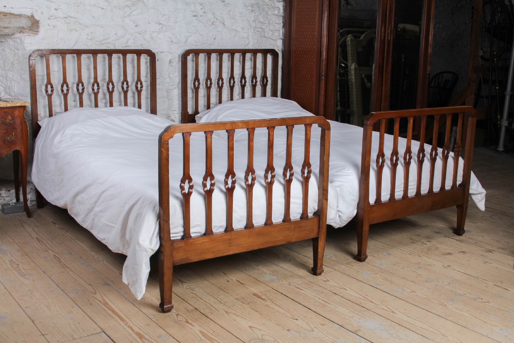 Positively Charming Pair of Mahogany Single Beds