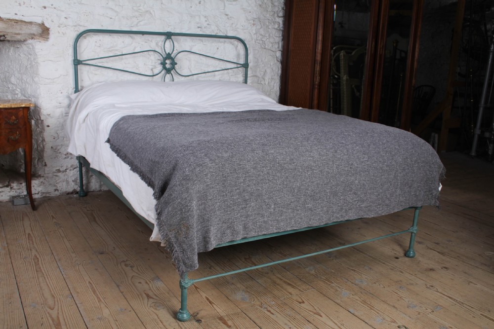 Lovely Irish King Size No End Bed with Nice Shaping in Panel View VII