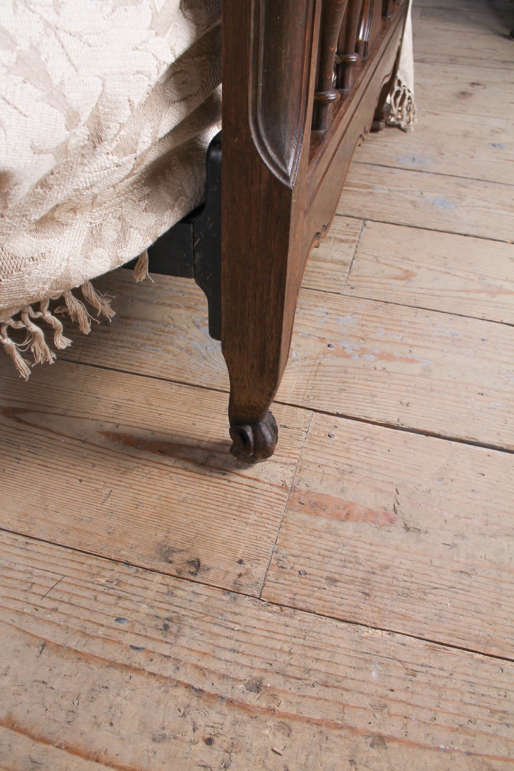 Very Nice Single Oak Bed with Original Vono Rails View VI
