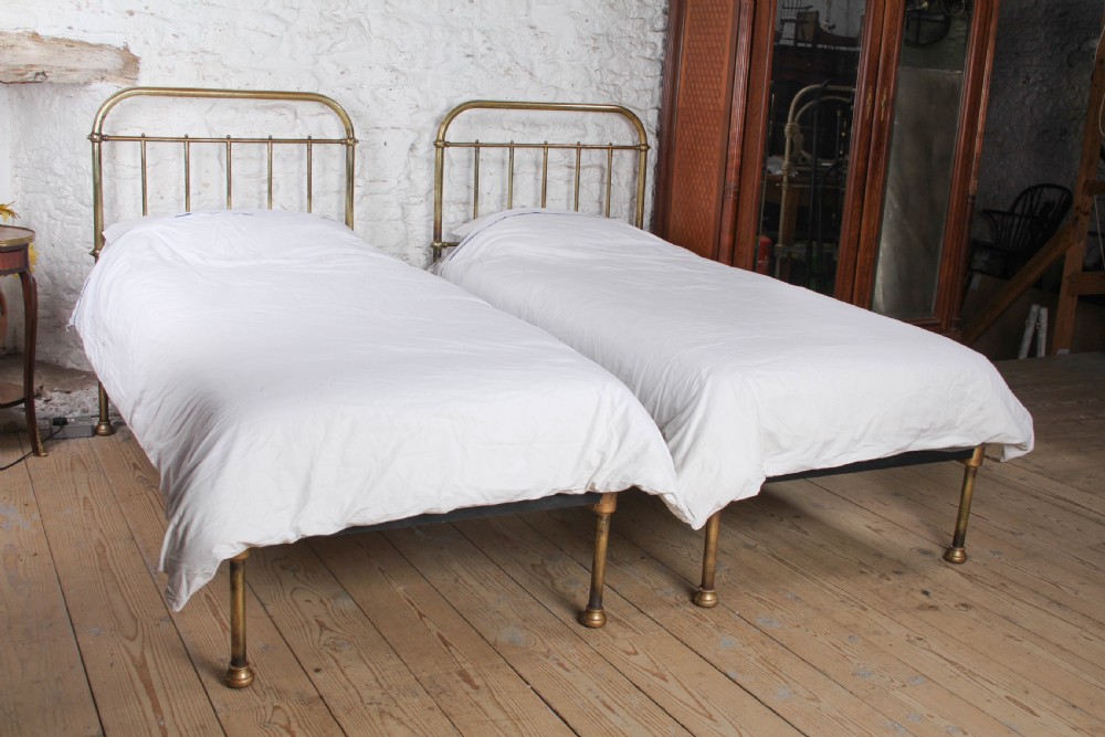 Lovely Pair of Single Brass Platform or No End beds – Can Be Joined.  View III