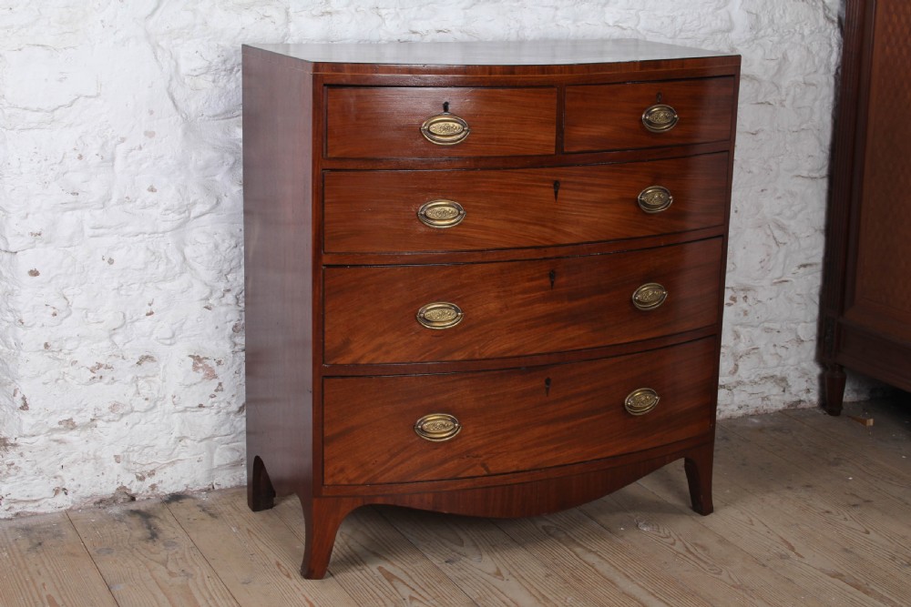 Lovely Georgian Mahogany Bow Fronted Chest of Drawers