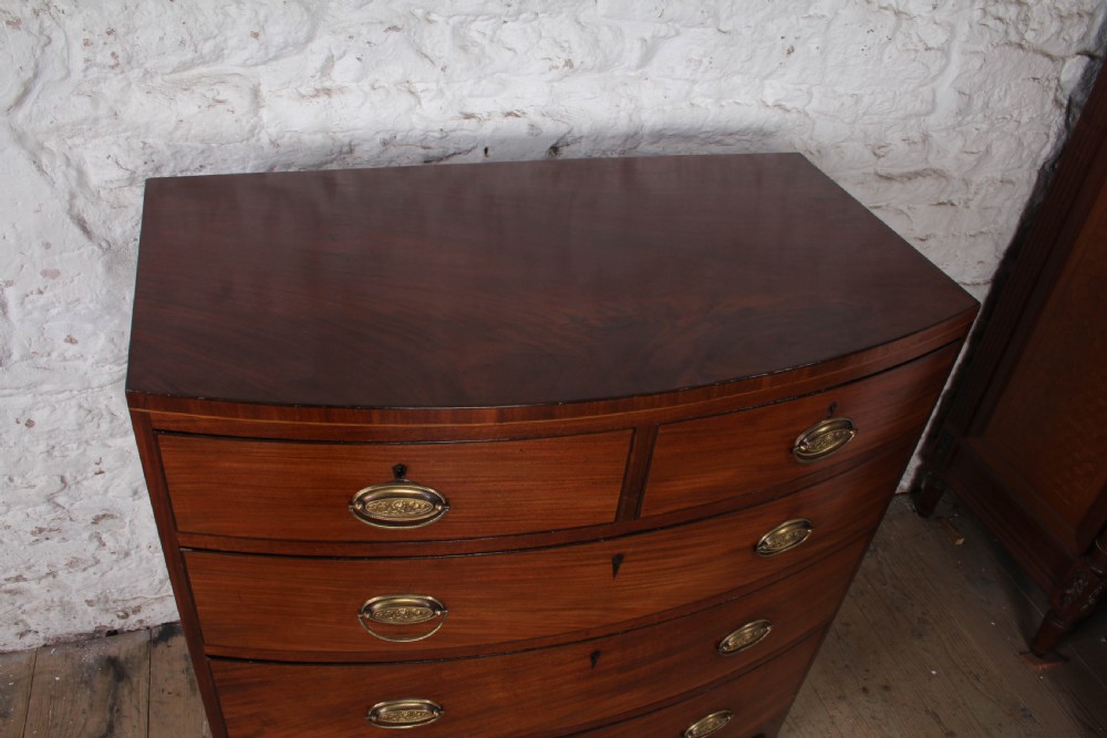 Lovely Georgian Mahogany Bow Fronted Chest of Drawers View IV