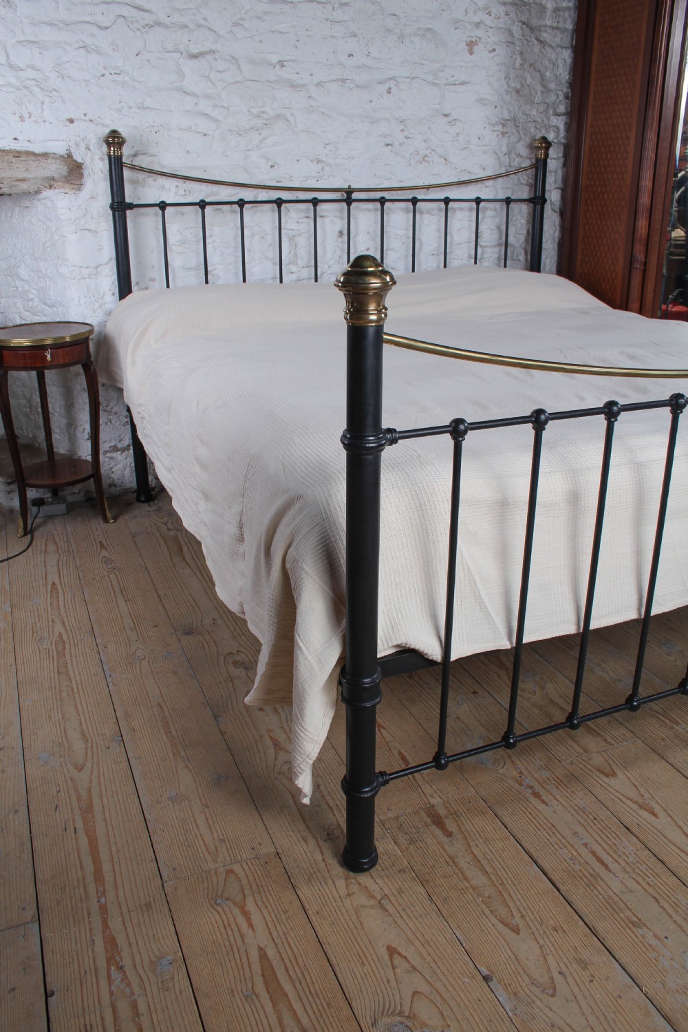 Fabulous Classic Edwardian Super King size Bed View VII