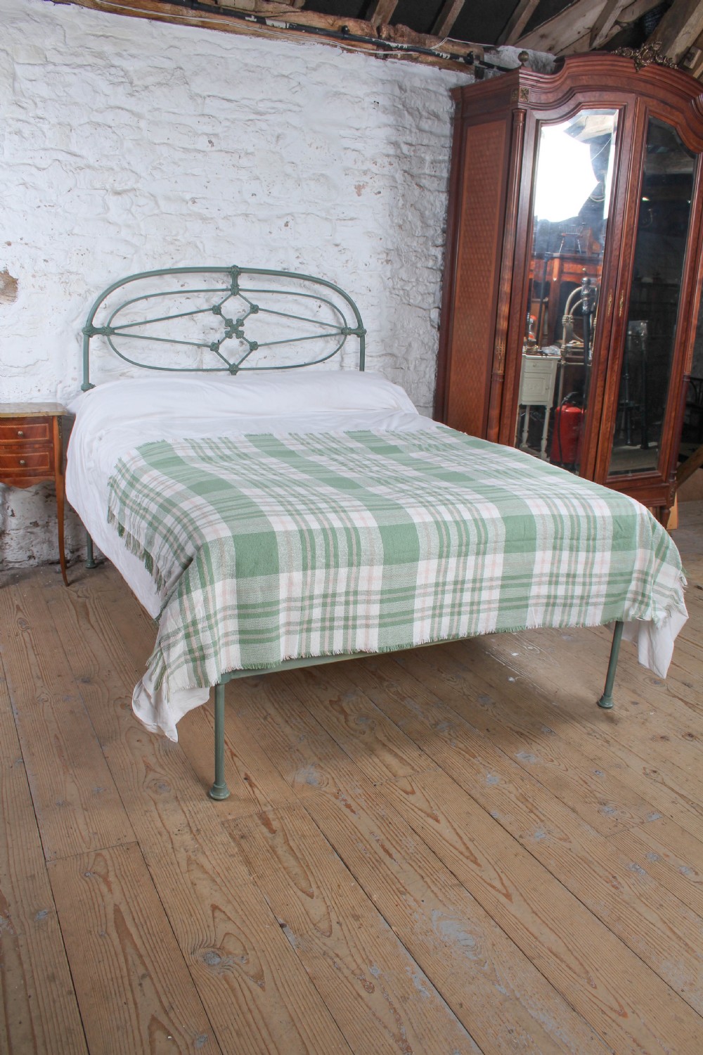 Gorgeously Detailed Irish No End Double Bed View IX
