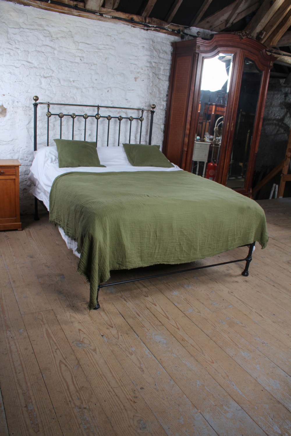 Lovely Iron and Brass King Size No End Bed   View II