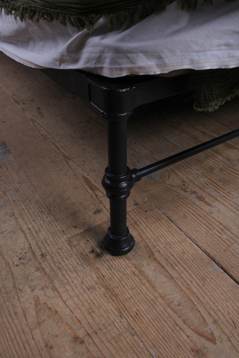 Lovely Iron and Brass King Size No End Bed   View VI